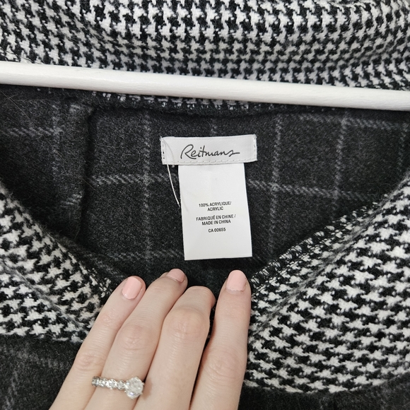 Reitmans plaid poncho - Picture 5 of 6